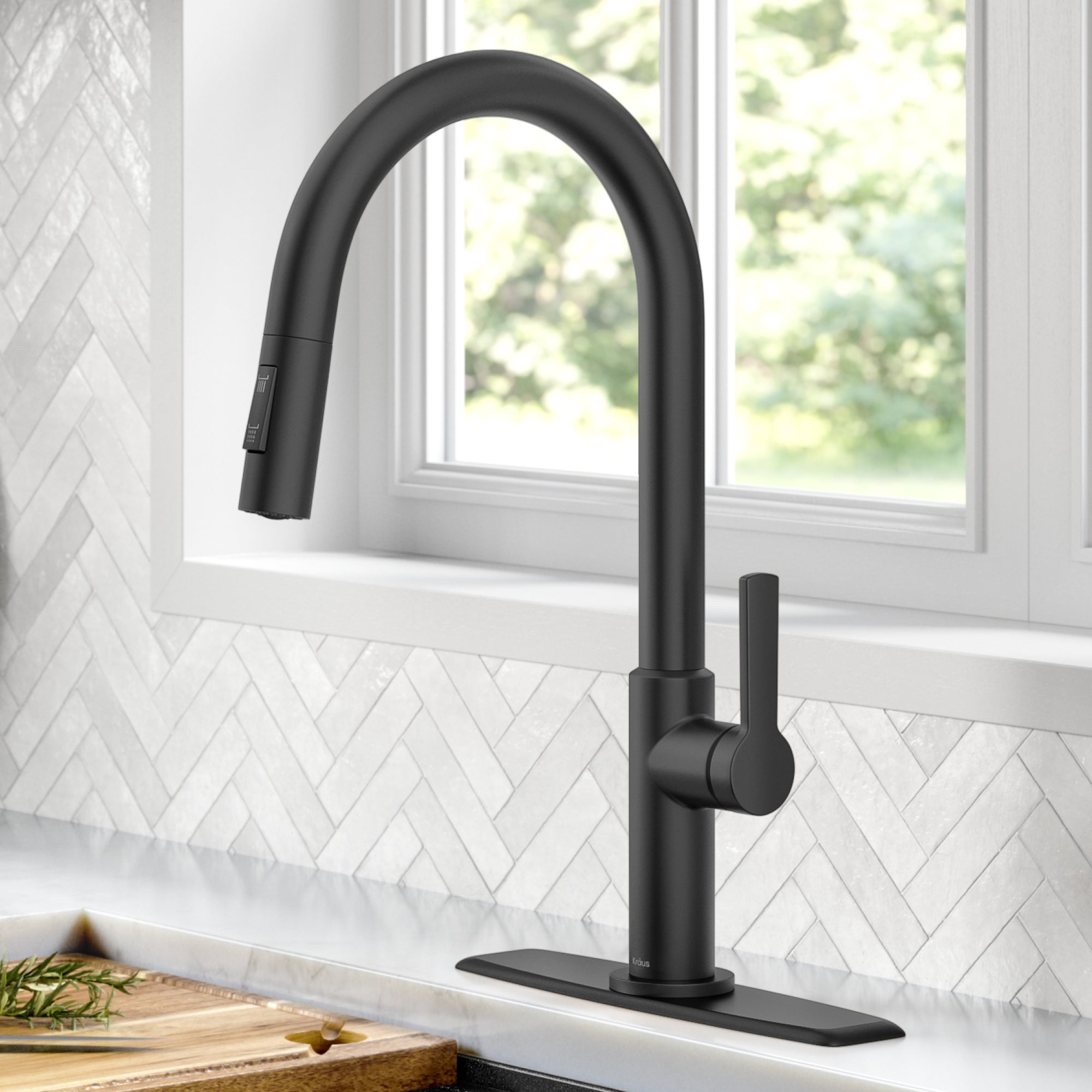 Kraus Oletto Single Handle Pull-Down Kitchen Faucet with Deck Plate