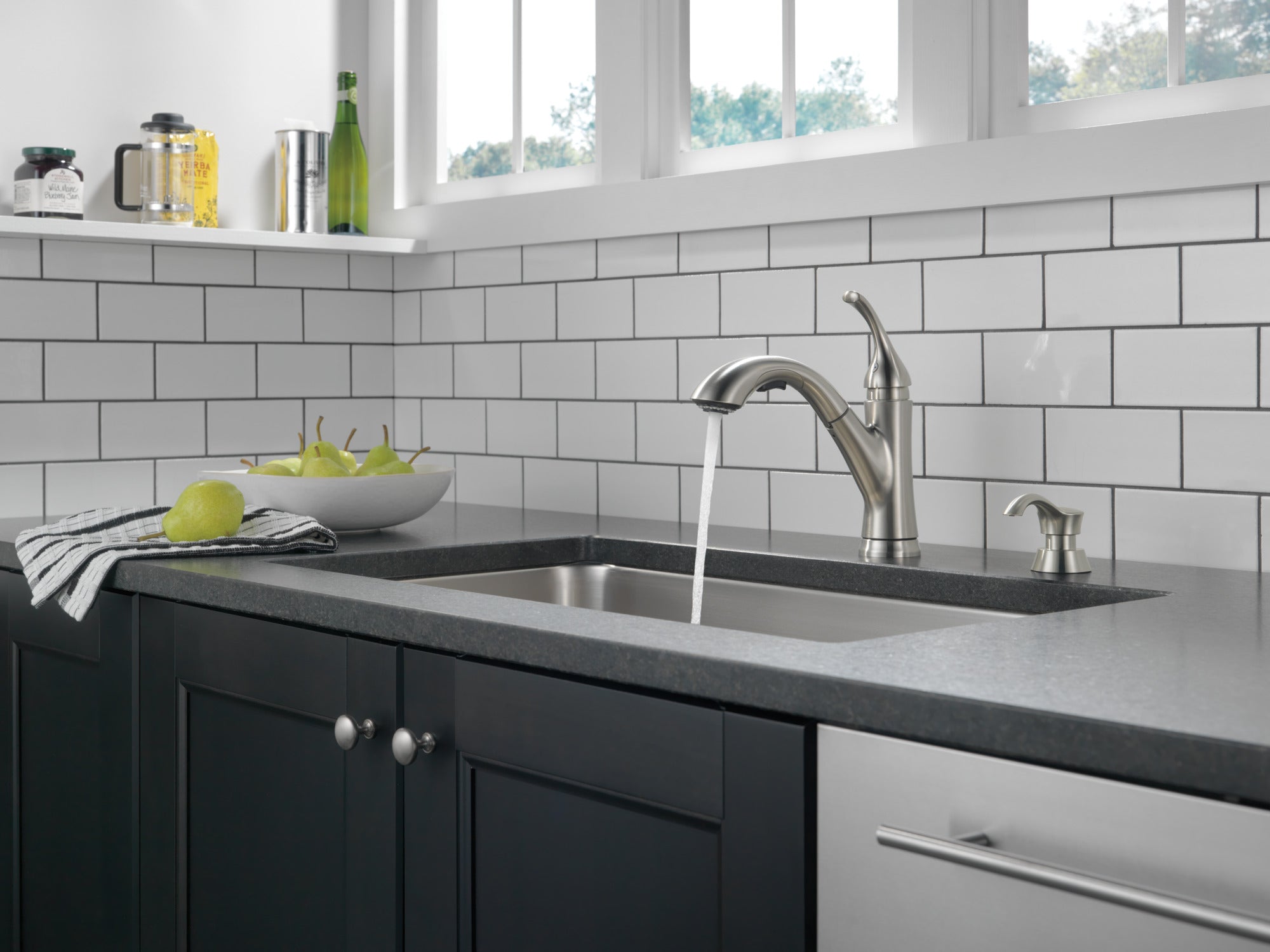 Delta Kessler Single Handle Pull-Out Kitchen Faucet