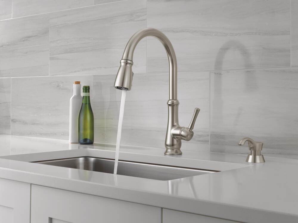 Delta Doman Single Handle Pull-Down Kitchen Faucet