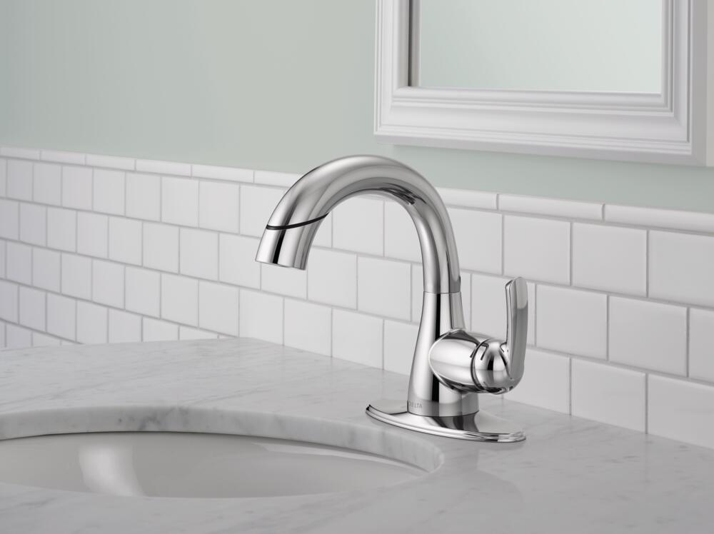 Delta Broadmoor Single Handle Centerset Bathroom Sink Faucet