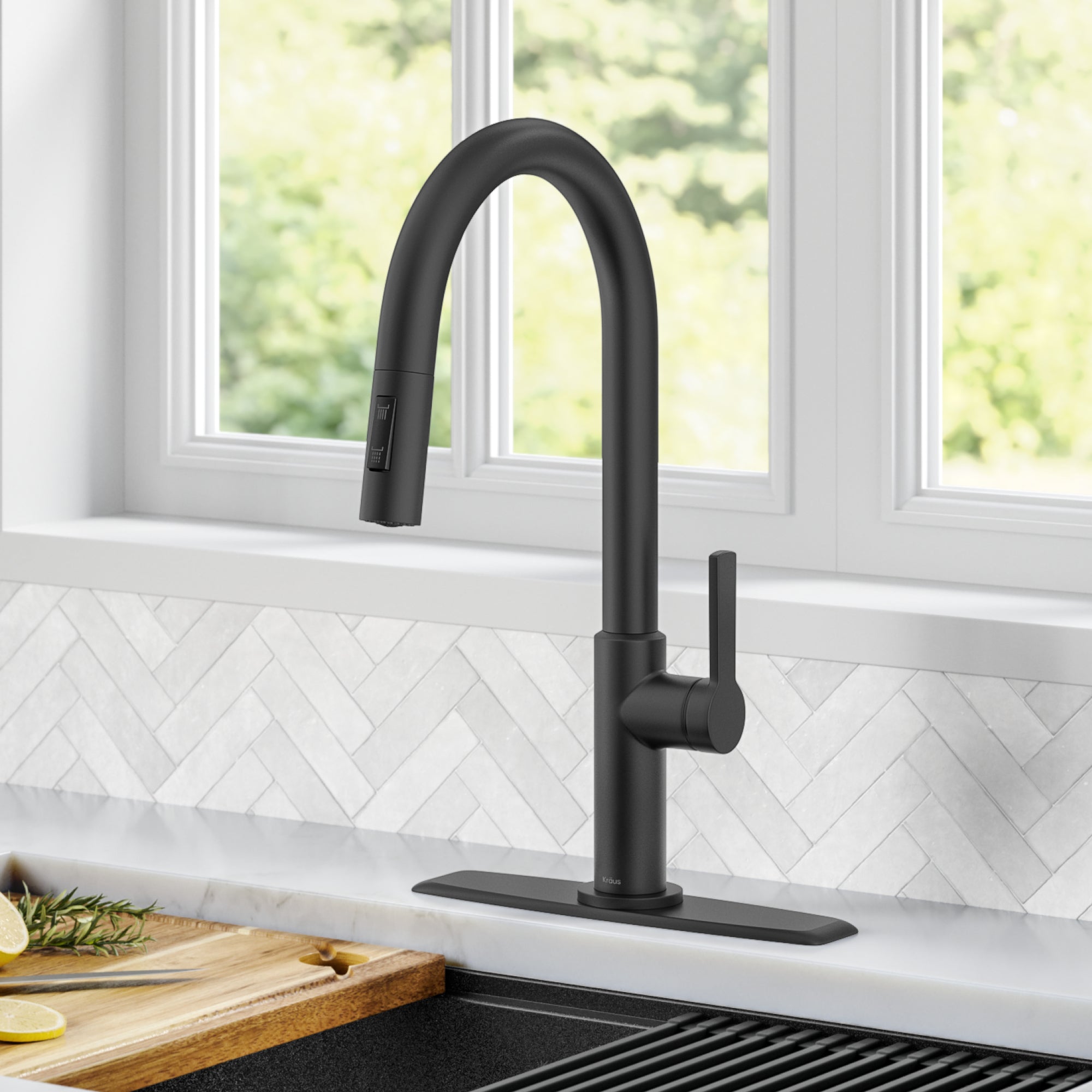 Kraus Oletto Single Handle Pull-Down Kitchen Faucet with Deck Plate