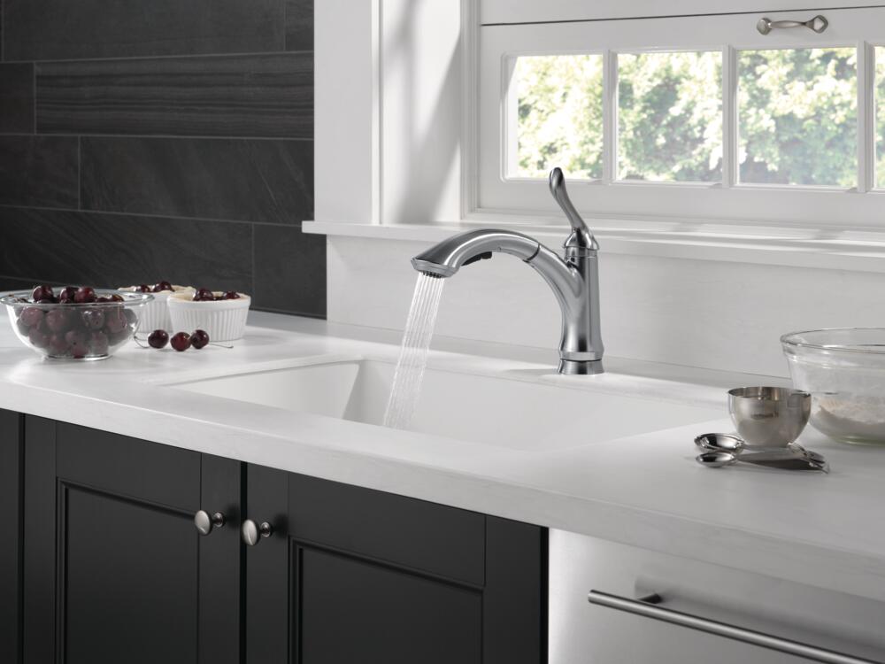 Delta Linden Single Handle Pullout Kitchen Faucet