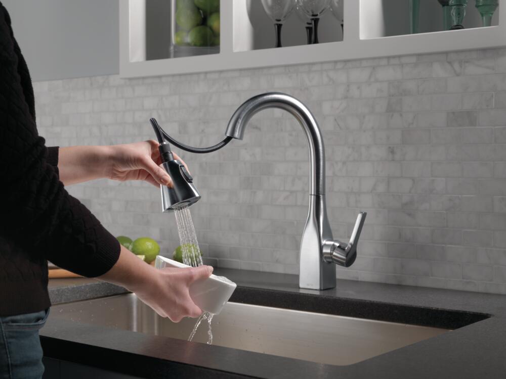 Delta Mateo Single Handle Pull-Down Bar/Prep Faucet