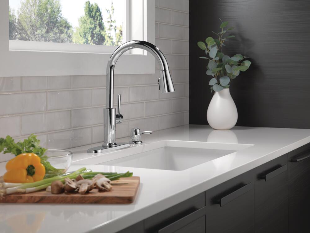 Delta Emery Pulldown Kitchen Faucet Single Handle with Soap Dispenser Certified Refurbished
