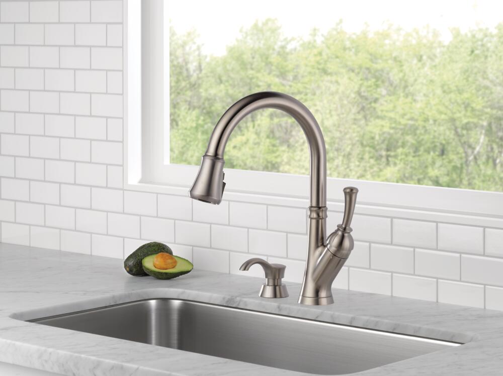 Delta Savile Pulldown Kitchen Faucet Single Handle Certified Refurbished