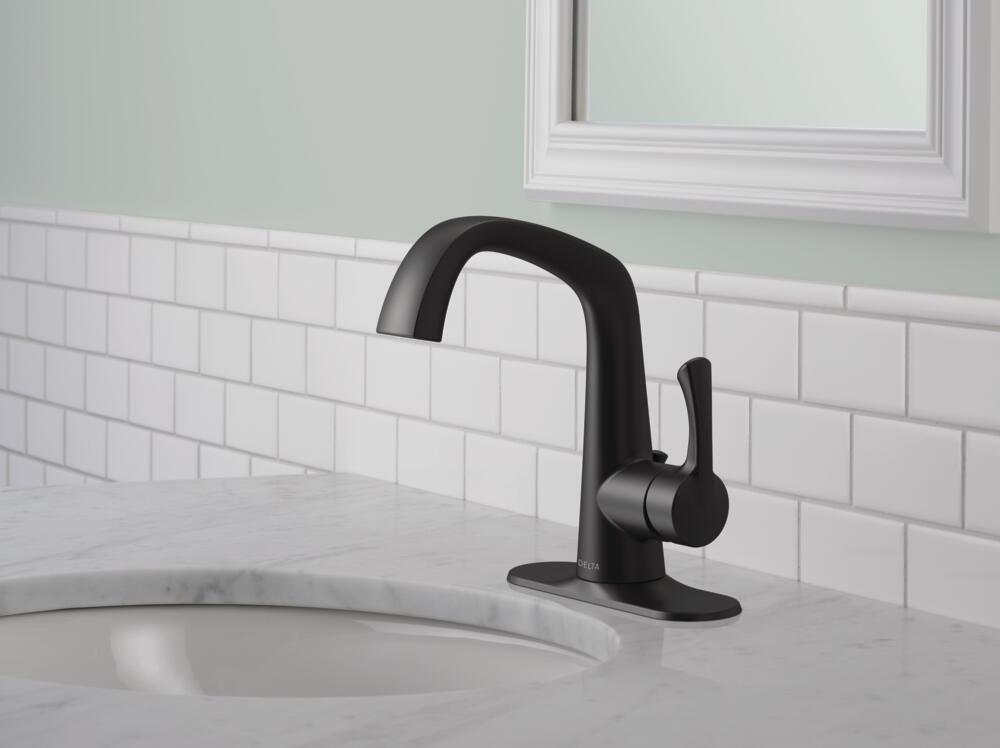 Delta Larkin Single Handle Single-Hole Bathroom Sink Faucet Certified Refurbished