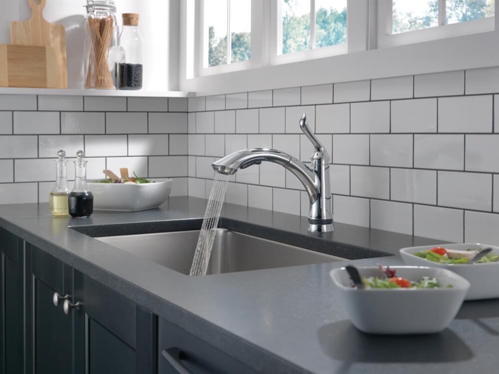 Delta Linden Single Handle Pullout Kitchen Faucet