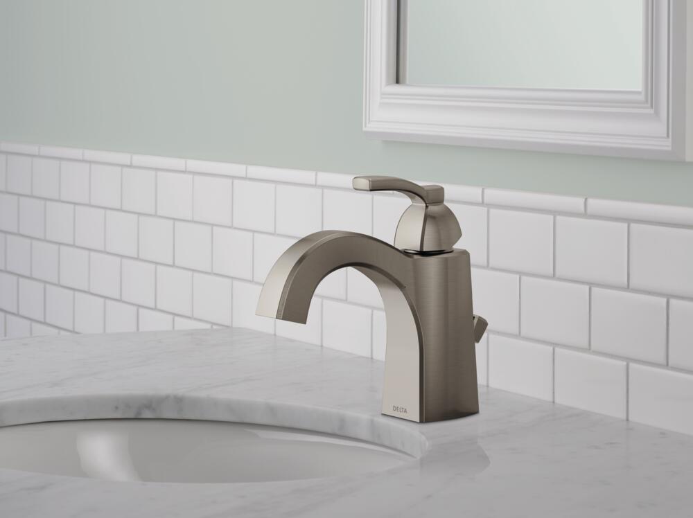 Delta Flynn Single Handle Single-Hole Bathroom Sink Faucet Certified Refurbished