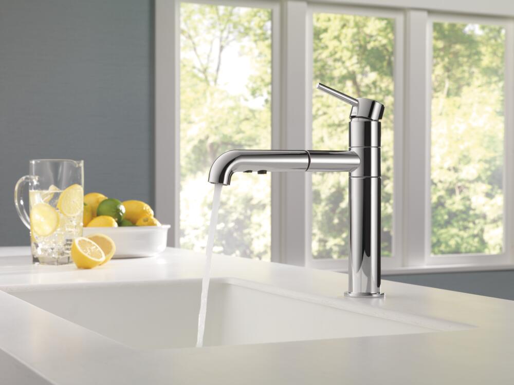Delta Trinsic Pullout Kitchen Faucet Single Handle Certified Refurbished