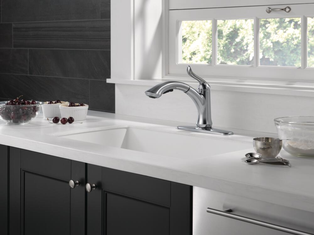 Delta Linden Single Handle Pullout Kitchen Faucet